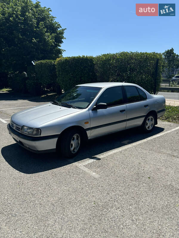 Седан Nissan Primera 1991 в Городенке