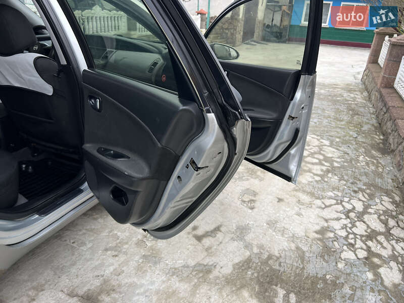 Универсал Nissan Primera 2002 в Гусятине фото 30 Универсал Nissan Primera 2002 в Гусятине