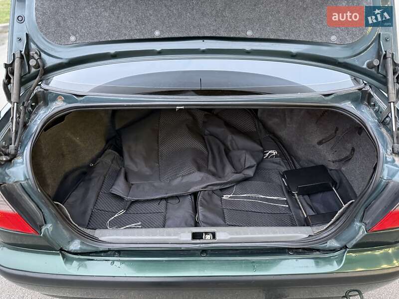 Седан Nissan Primera 1996 в Киеве