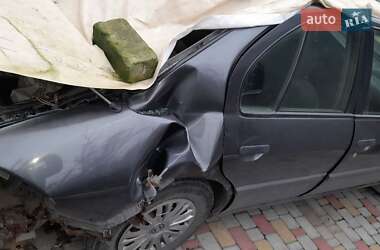 Седан Nissan Primera 1992 в Днепре