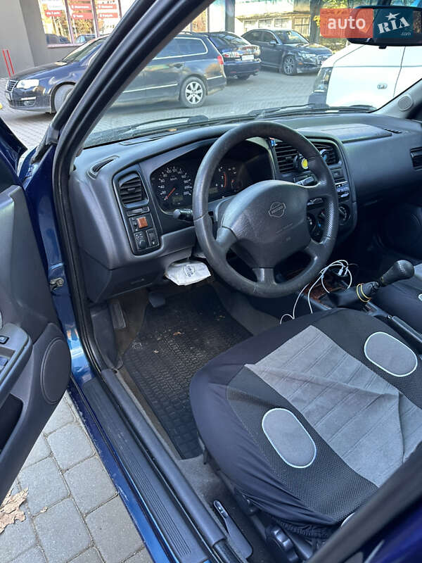 Седан Nissan Primera 1998 в Чернівцях