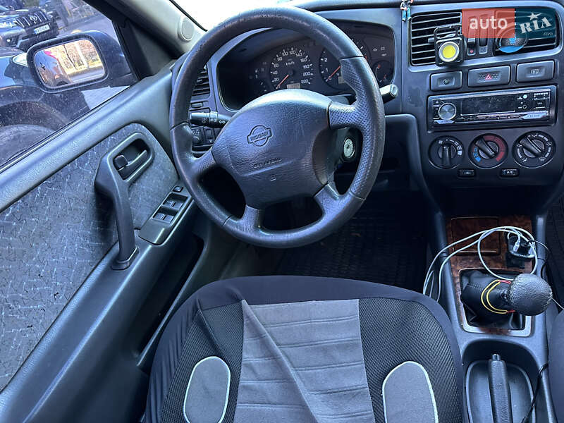 Седан Nissan Primera 1998 в Чернівцях