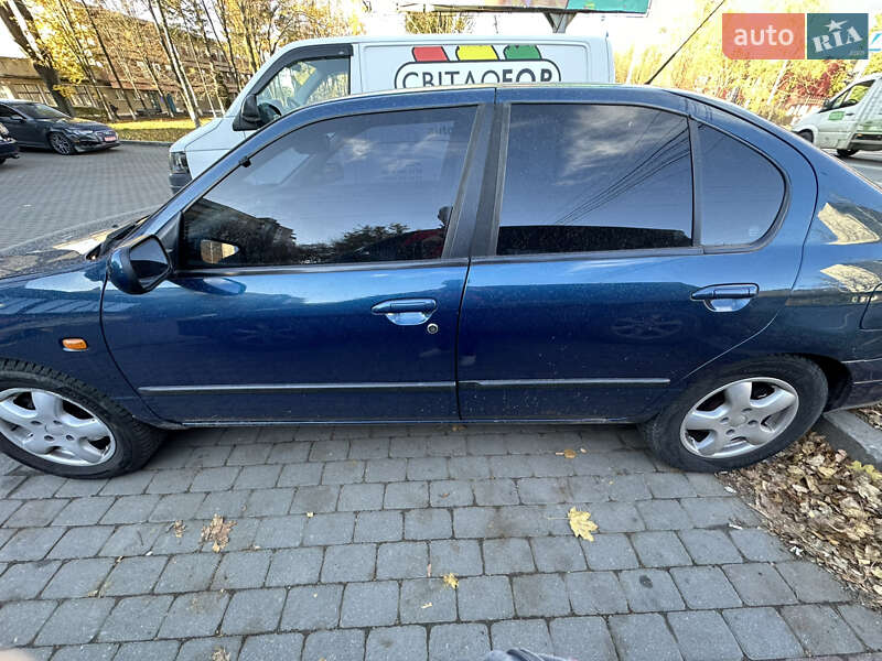 Седан Nissan Primera 1998 в Чернівцях
