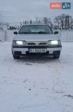 Седан Nissan Primera 1992 в Ирпене