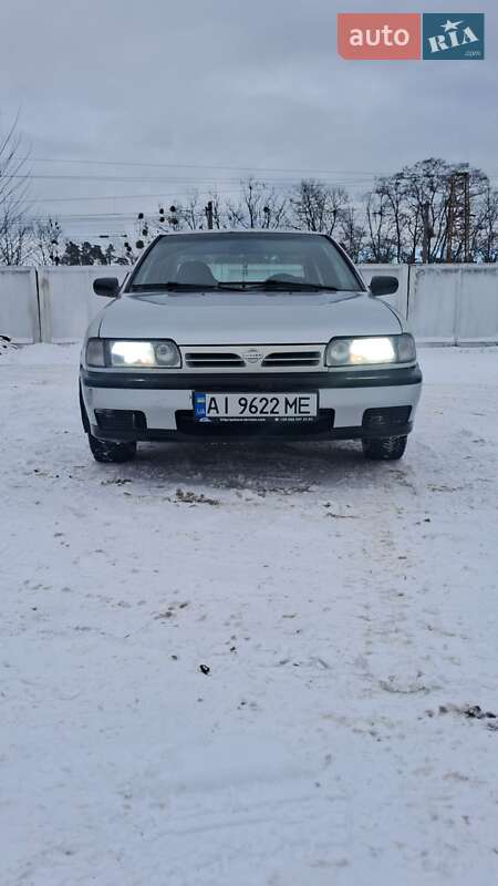 Nissan Primera 1992 Nissan Primera 1992