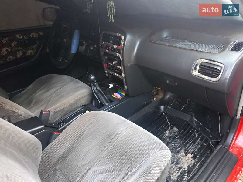 Седан Nissan Primera 1990 в Кучургане