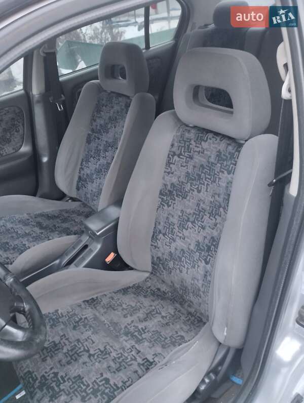 Седан Nissan Primera 1998 в Мироновке