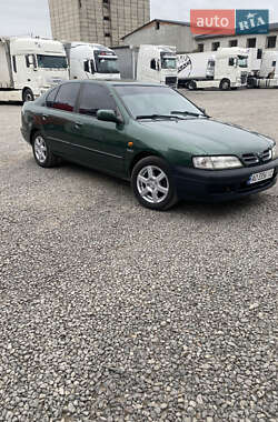 Седан Nissan Primera 1998 в Иршаве