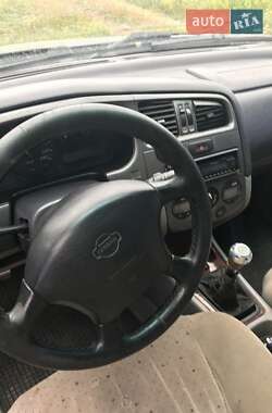 Седан Nissan Primera 2000 в Умани