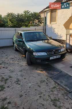 Седан Nissan Primera 1997 в Краснокутске