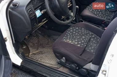 Седан Nissan Primera 1995 в Львове