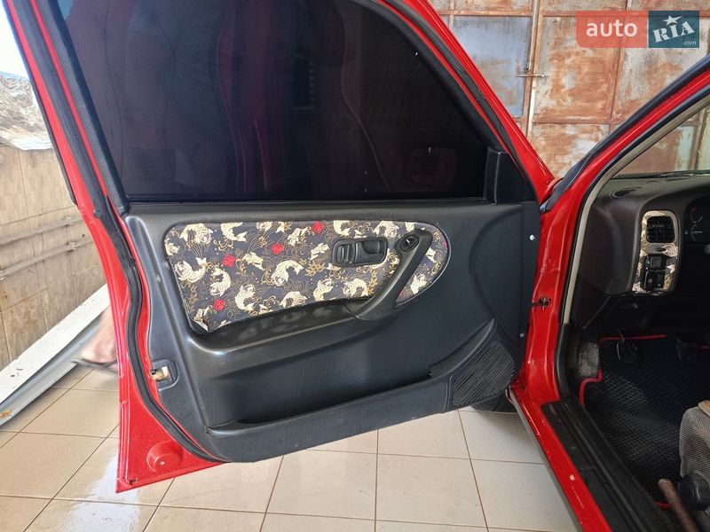 Седан Nissan Primera 1990 в Одессе