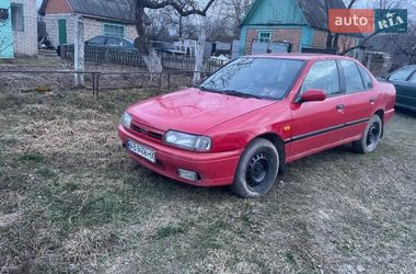 Седан Nissan Primera 1991 в Тиврову