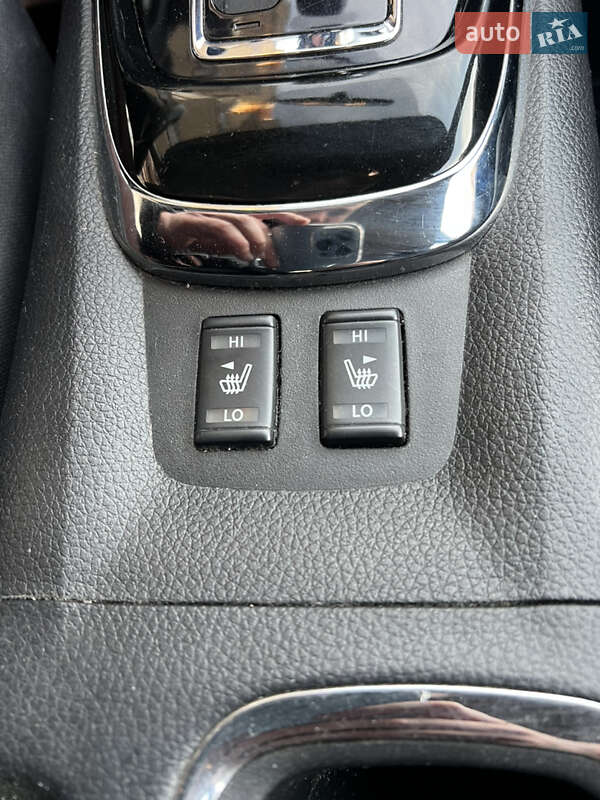 Хэтчбек Nissan Pulsar 2015 в Ужгороде