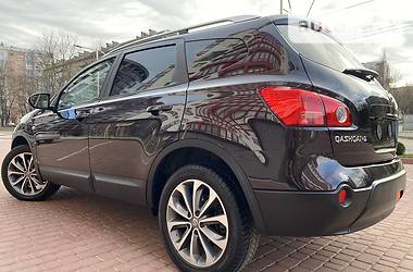 Позашляховик / Кросовер Nissan Qashqai+2 2010 в Івано-Франківську