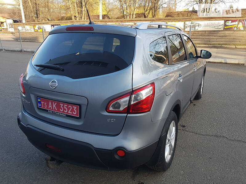 Універсал Nissan Qashqai+2 2010 в Луцьку