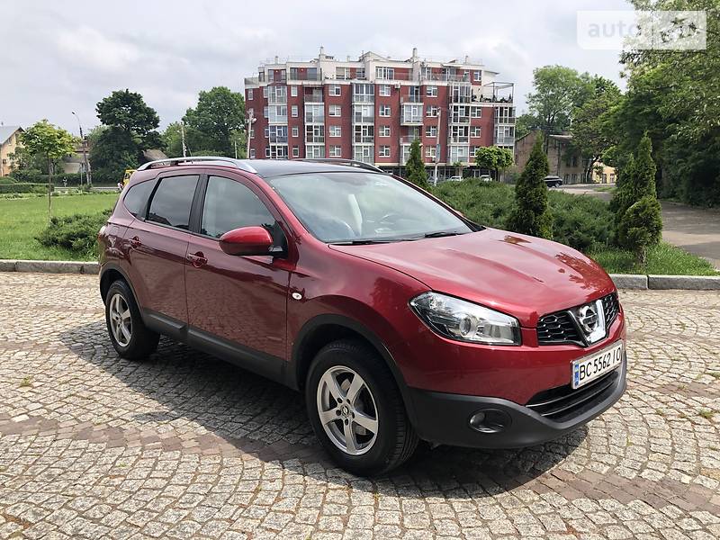 Позашляховик / Кросовер Nissan Qashqai+2 2010 в Львові
