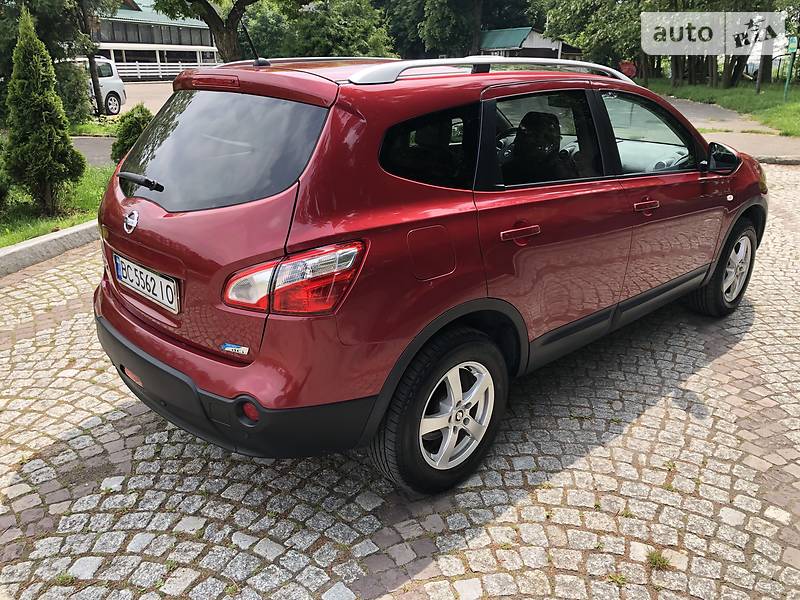 Позашляховик / Кросовер Nissan Qashqai+2 2010 в Львові