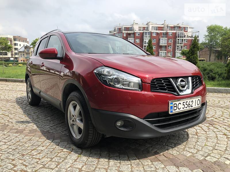 Позашляховик / Кросовер Nissan Qashqai+2 2010 в Львові