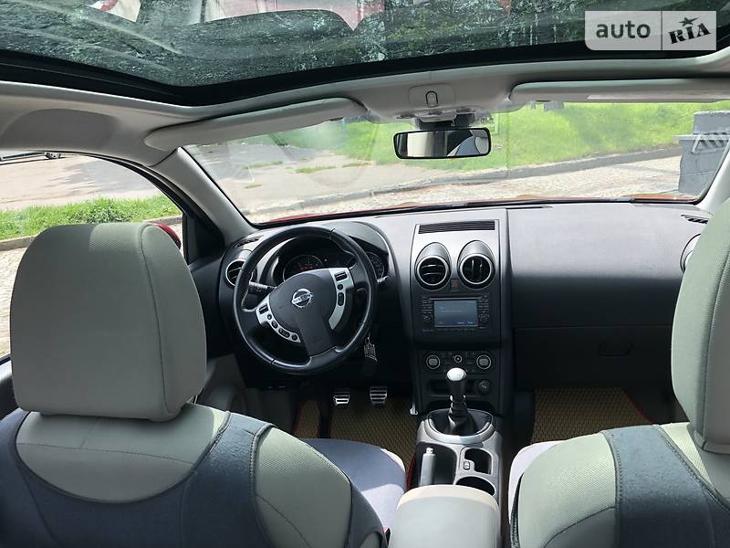 Позашляховик / Кросовер Nissan Qashqai+2 2010 в Львові