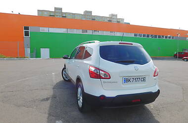 Внедорожник / Кроссовер Nissan Qashqai+2 2010 в Ровно