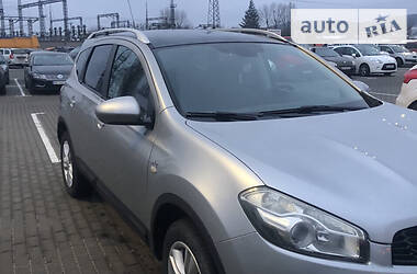 Позашляховик / Кросовер Nissan Qashqai+2 2010 в Львові