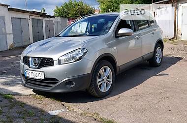 Позашляховик / Кросовер Nissan Qashqai+2 2010 в Рівному