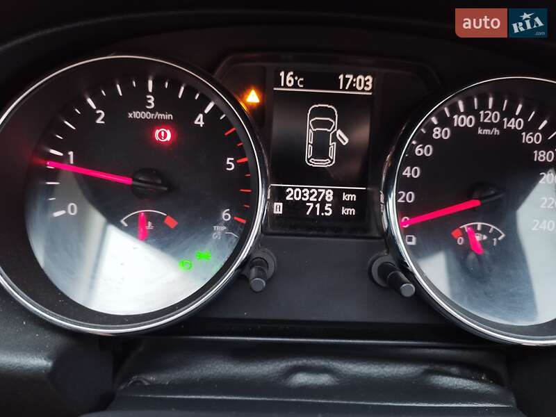 Позашляховик / Кросовер Nissan Qashqai+2 2010 в Чернівцях