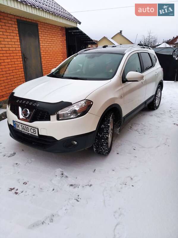 Внедорожник / Кроссовер Nissan Qashqai+2 2012 в Рокитном