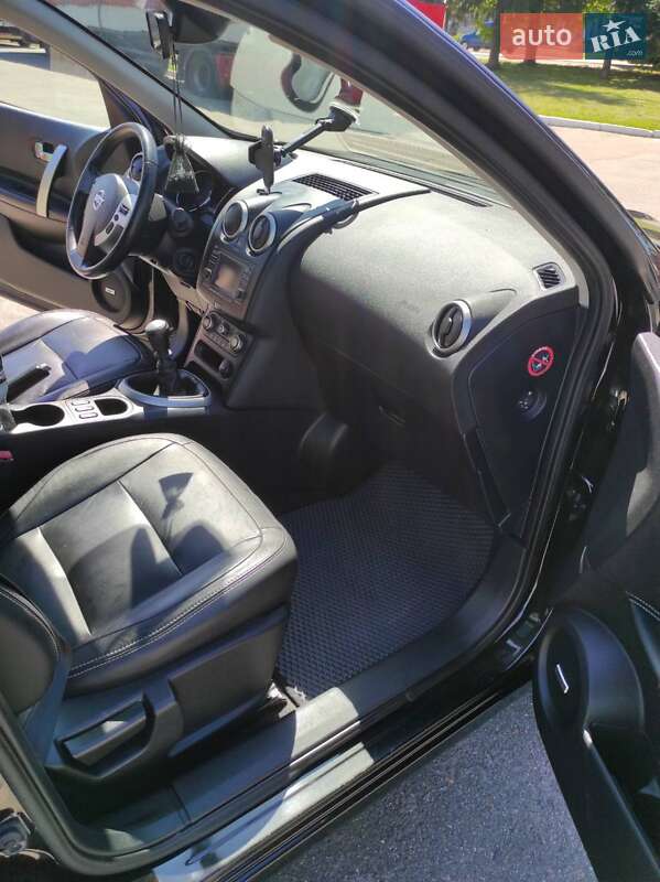 Позашляховик / Кросовер Nissan Qashqai+2 2011 в Рівному