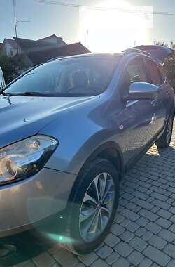 Внедорожник / Кроссовер Nissan Qashqai+2 2010 в Борщеве