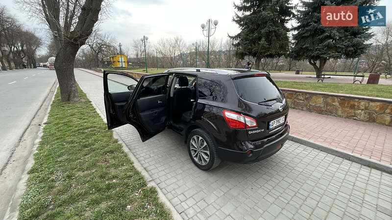 Внедорожник / Кроссовер Nissan Qashqai+2 2010 в Могилев-Подольске