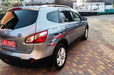 Позашляховик / Кросовер Nissan Qashqai+2 2011 в Новоархангельську