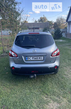 Внедорожник / Кроссовер Nissan Qashqai+2 2010 в Новояворовске