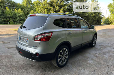 Внедорожник / Кроссовер Nissan Qashqai+2 2010 в Луцке