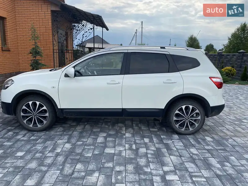 Позашляховик / Кросовер Nissan Qashqai+2 2011 в 