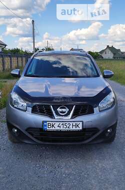 Позашляховик / Кросовер Nissan Qashqai+2 2010 в Рівному