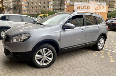 Позашляховик / Кросовер Nissan Qashqai+2 2010 в Вінниці