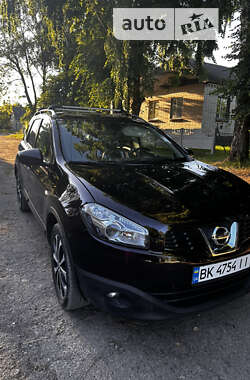 Позашляховик / Кросовер Nissan Qashqai+2 2013 в Луцьку