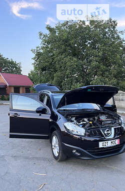 Внедорожник / Кроссовер Nissan Qashqai+2 2012 в Хороле