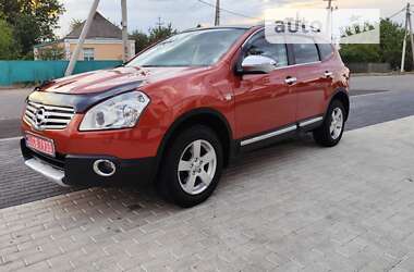 Внедорожник / Кроссовер Nissan Qashqai+2 2010 в Новоархангельске