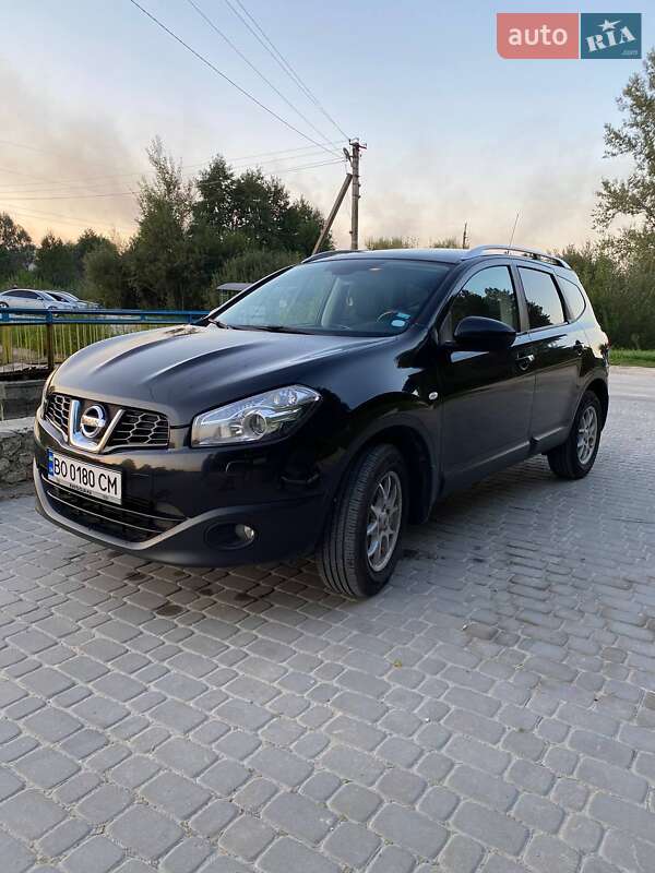 Nissan Qashqai+2 2011
