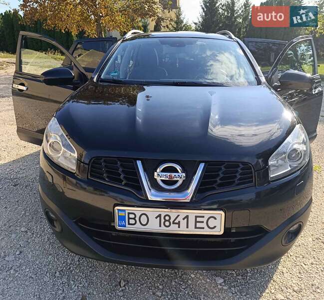 Позашляховик / Кросовер Nissan Qashqai+2 2012 в Скалаті