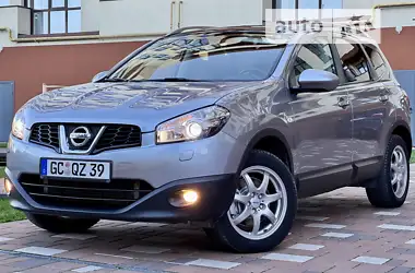 Nissan Qashqai+2 2011