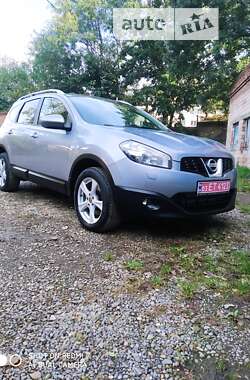 Позашляховик / Кросовер Nissan Qashqai+2 2012 в Чернівцях