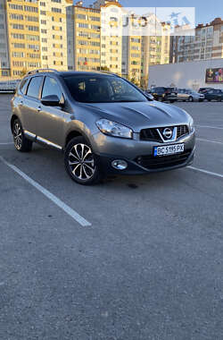 Позашляховик / Кросовер Nissan Qashqai+2 2011 в Івано-Франківську