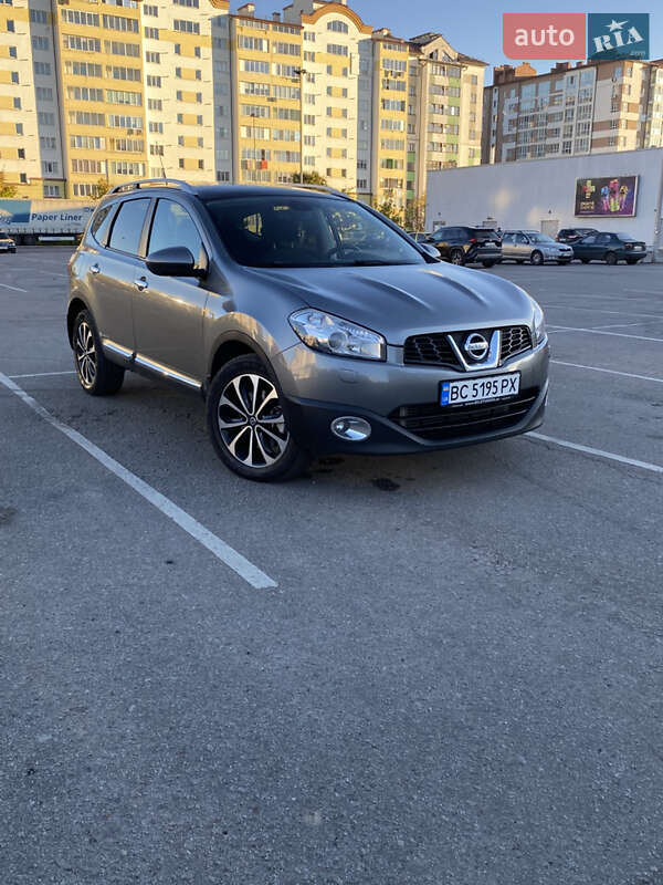 Позашляховик / Кросовер Nissan Qashqai+2 2011 в Івано-Франківську