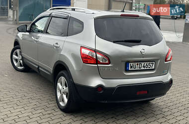 Внедорожник / Кроссовер Nissan Qashqai+2 2011 в Сарнах