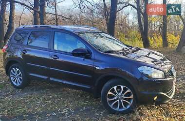 Внедорожник / Кроссовер Nissan Qashqai+2 2010 в Миргороде