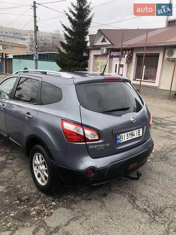 Внедорожник / Кроссовер Nissan Qashqai+2 2010 в Полтаве